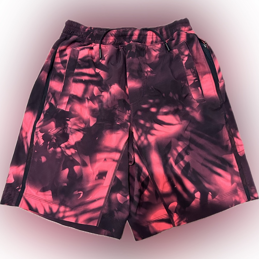 Lululemon Men’s Pace Breaker Short Size Small